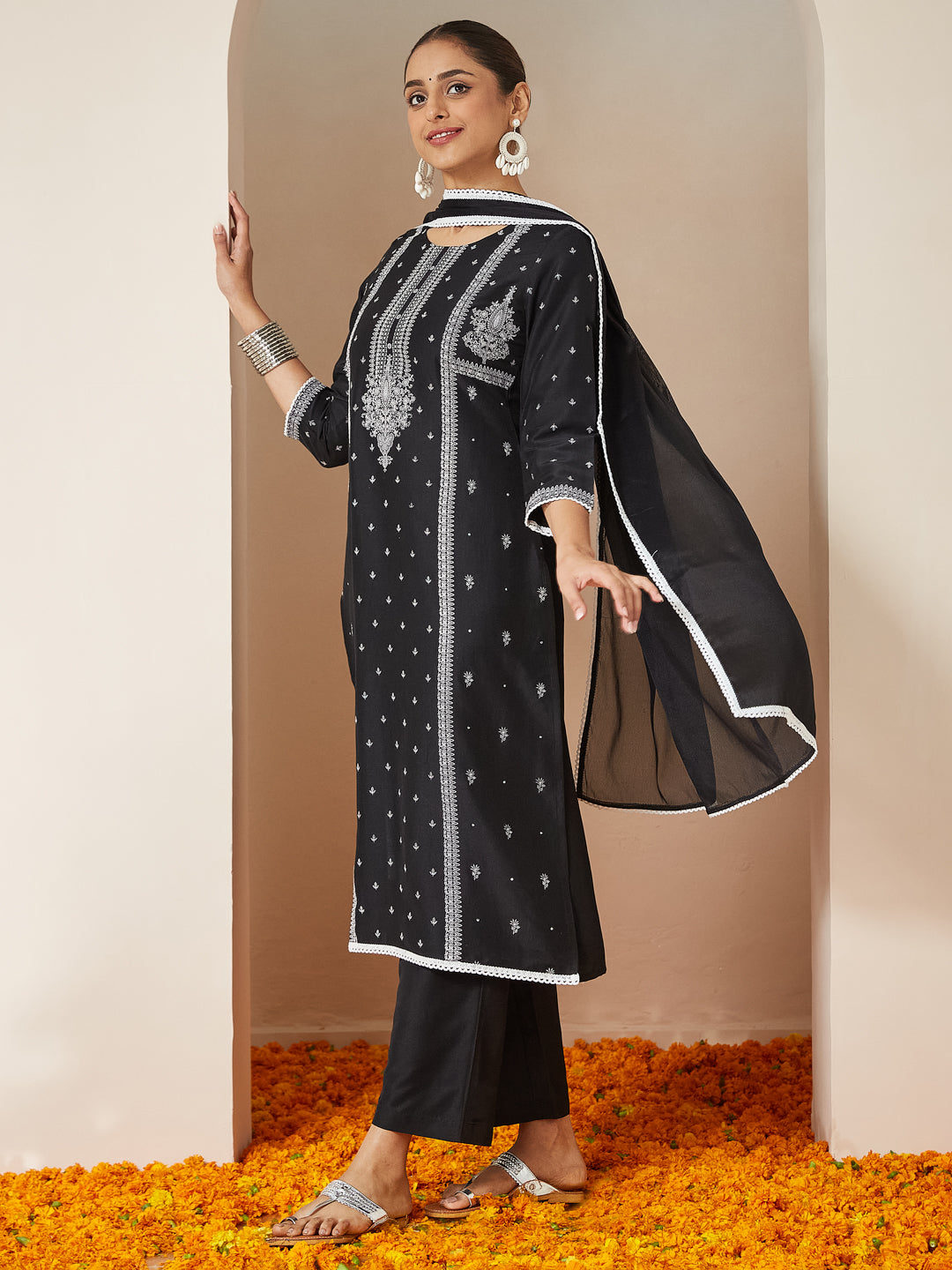 Ninnique Women's Black Silk Blend Ethnic Printed Straight Kurta Set