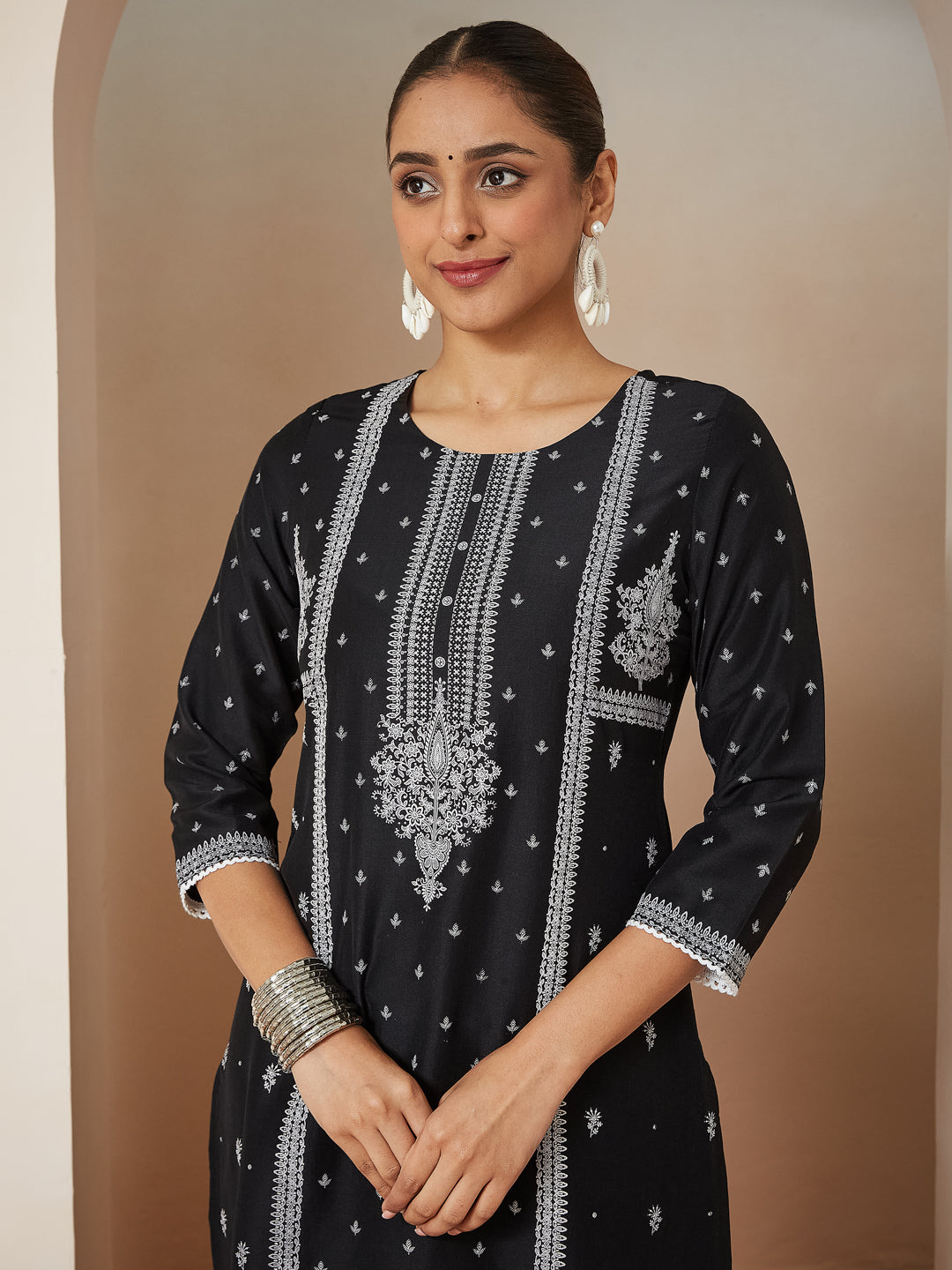 Ninnique Women's Black Silk Blend Ethnic Printed Straight Kurta Set