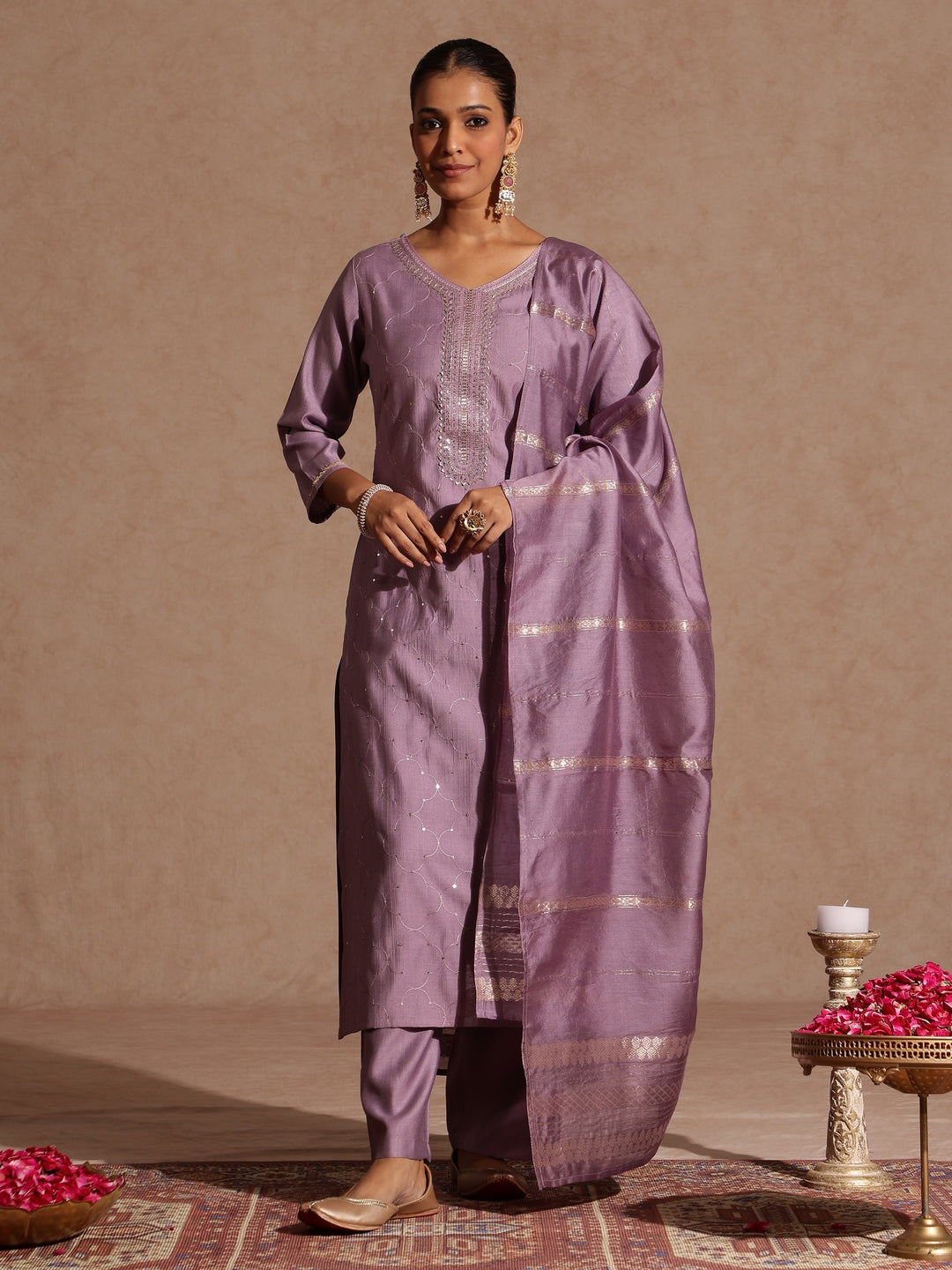 Ninnique Women's Lavender Silk Blend Embellished Straight Kurta Set