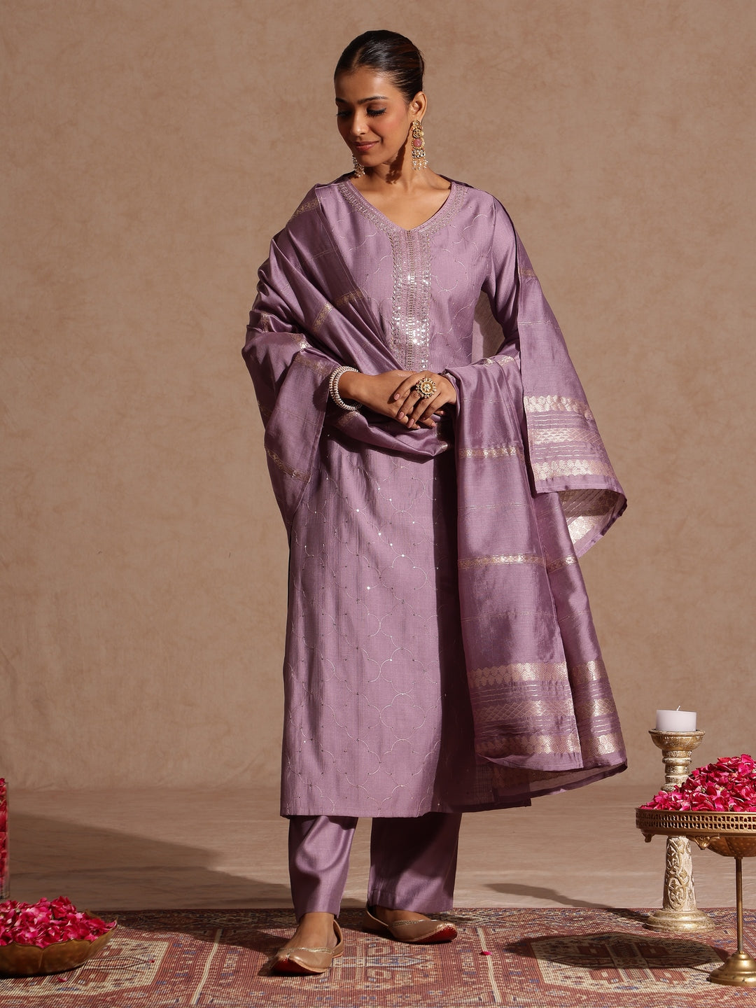 Ninnique Women's Lavender Silk Blend Embellished Straight Kurta Set