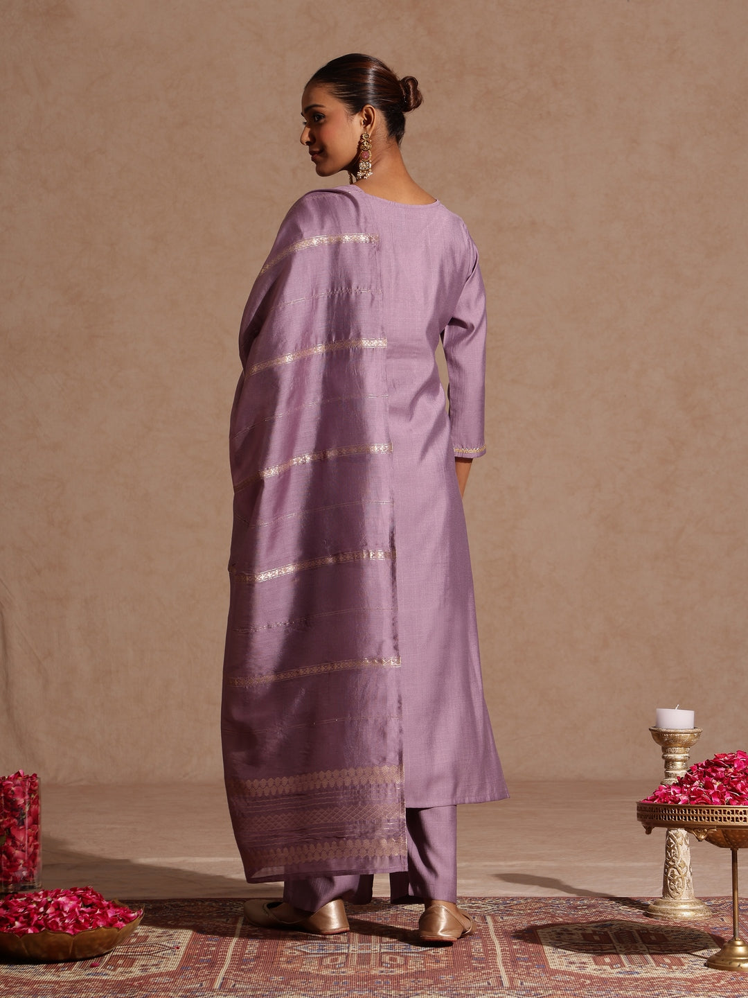Ninnique Women's Lavender Silk Blend Embellished Straight Kurta Set