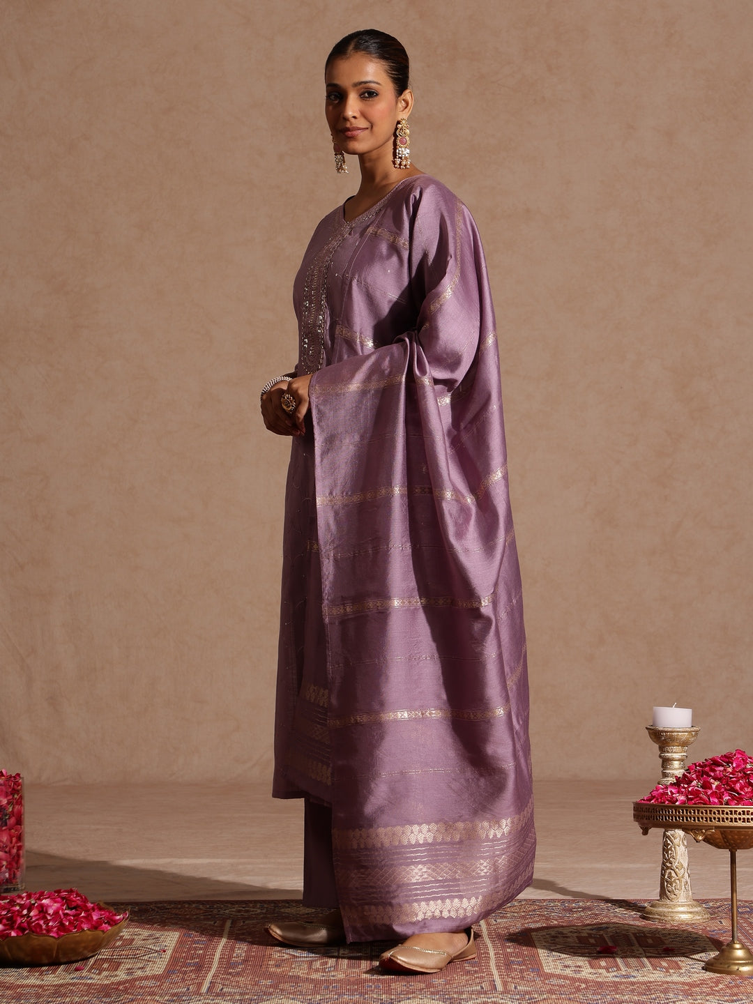 Ninnique Women's Lavender Silk Blend Embellished Straight Kurta Set