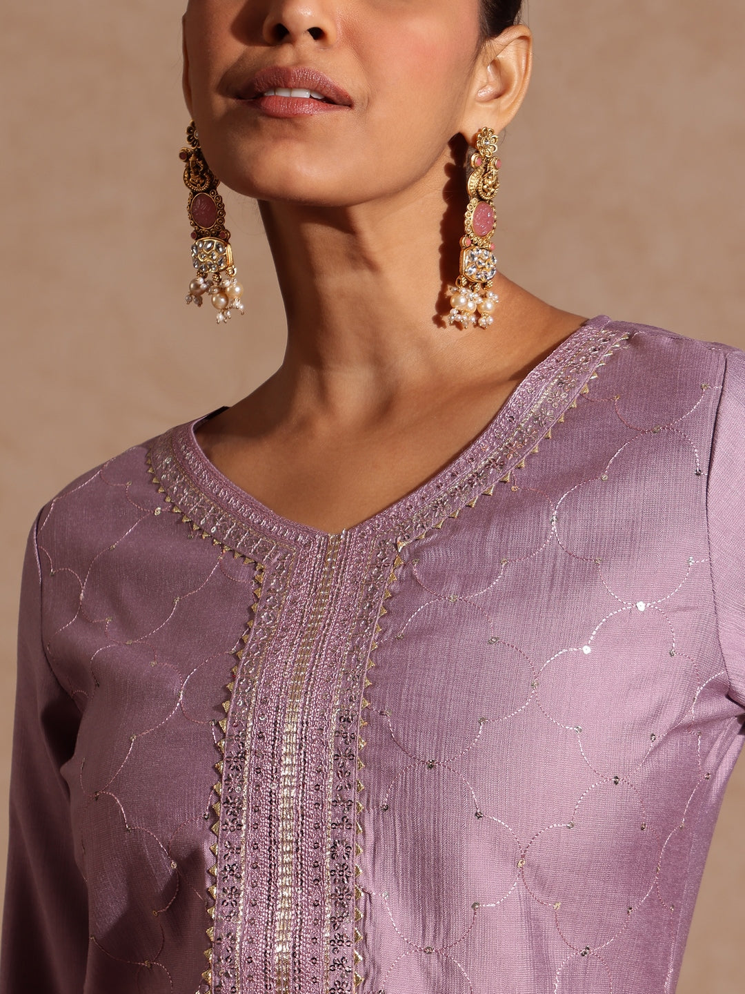Ninnique Women's Lavender Silk Blend Embellished Straight Kurta Set