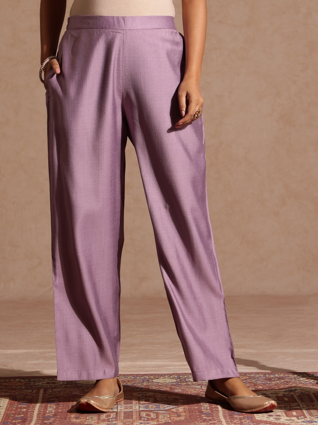 Ninnique Women's Lavender Silk Blend Embellished Straight Kurta Set