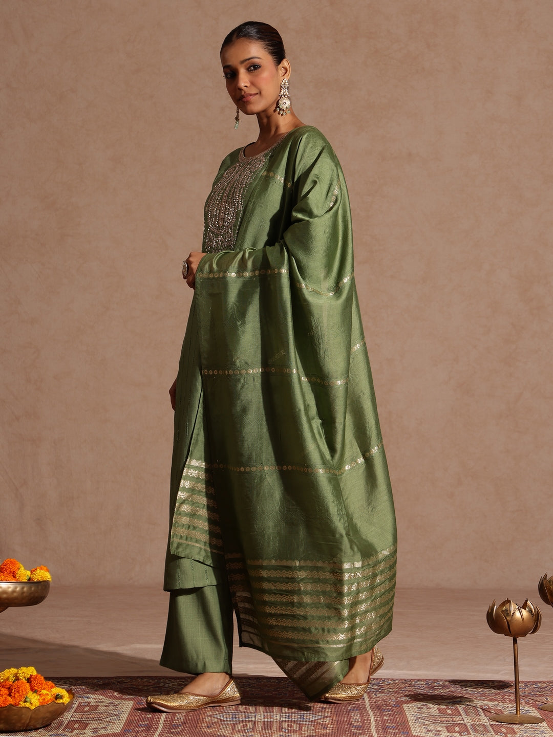 Ninnique Women's Green Silk Blend Embellished Straight Kurta Set