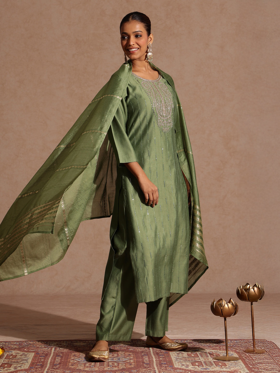 Ninnique Women's Green Silk Blend Embellished Straight Kurta Set