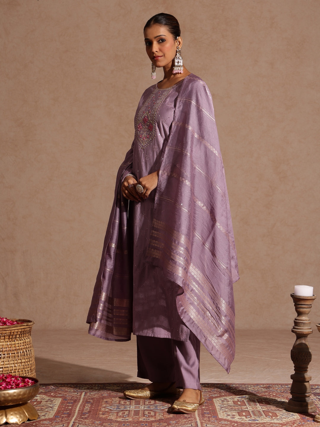 Ninnique Women's Lavender Silk Blend Embellished Straight Kurta Set