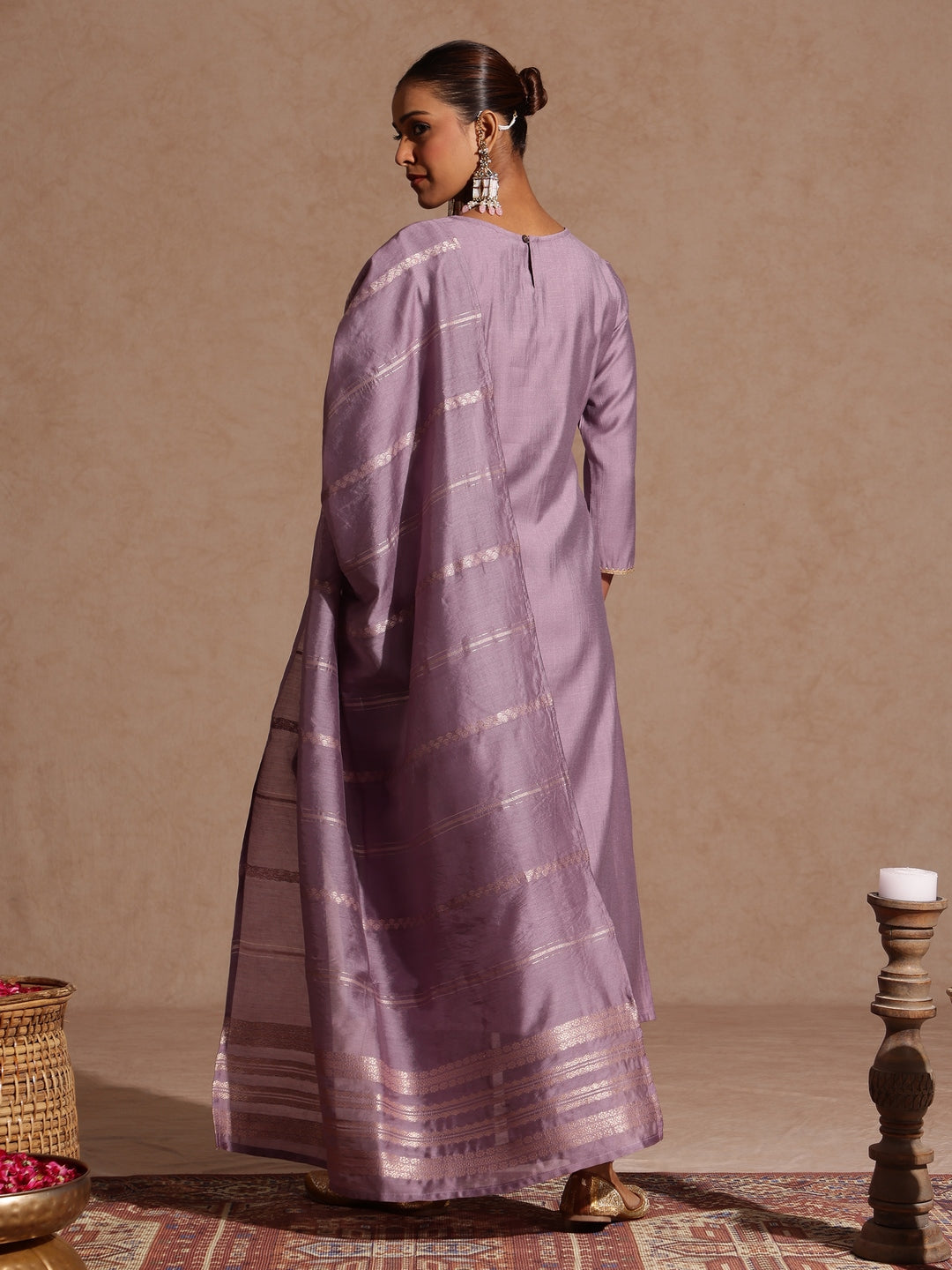 Ninnique Women's Lavender Silk Blend Embellished Straight Kurta Set