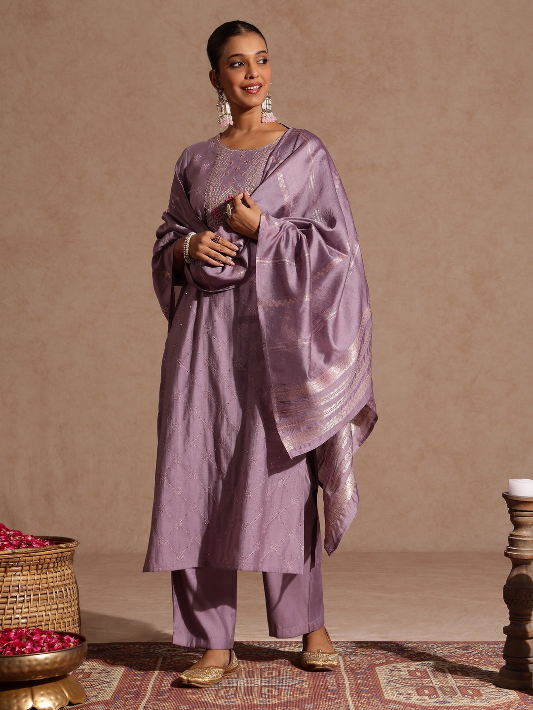 Ninnique Women's Lavender Silk Blend Embellished Straight Kurta Set