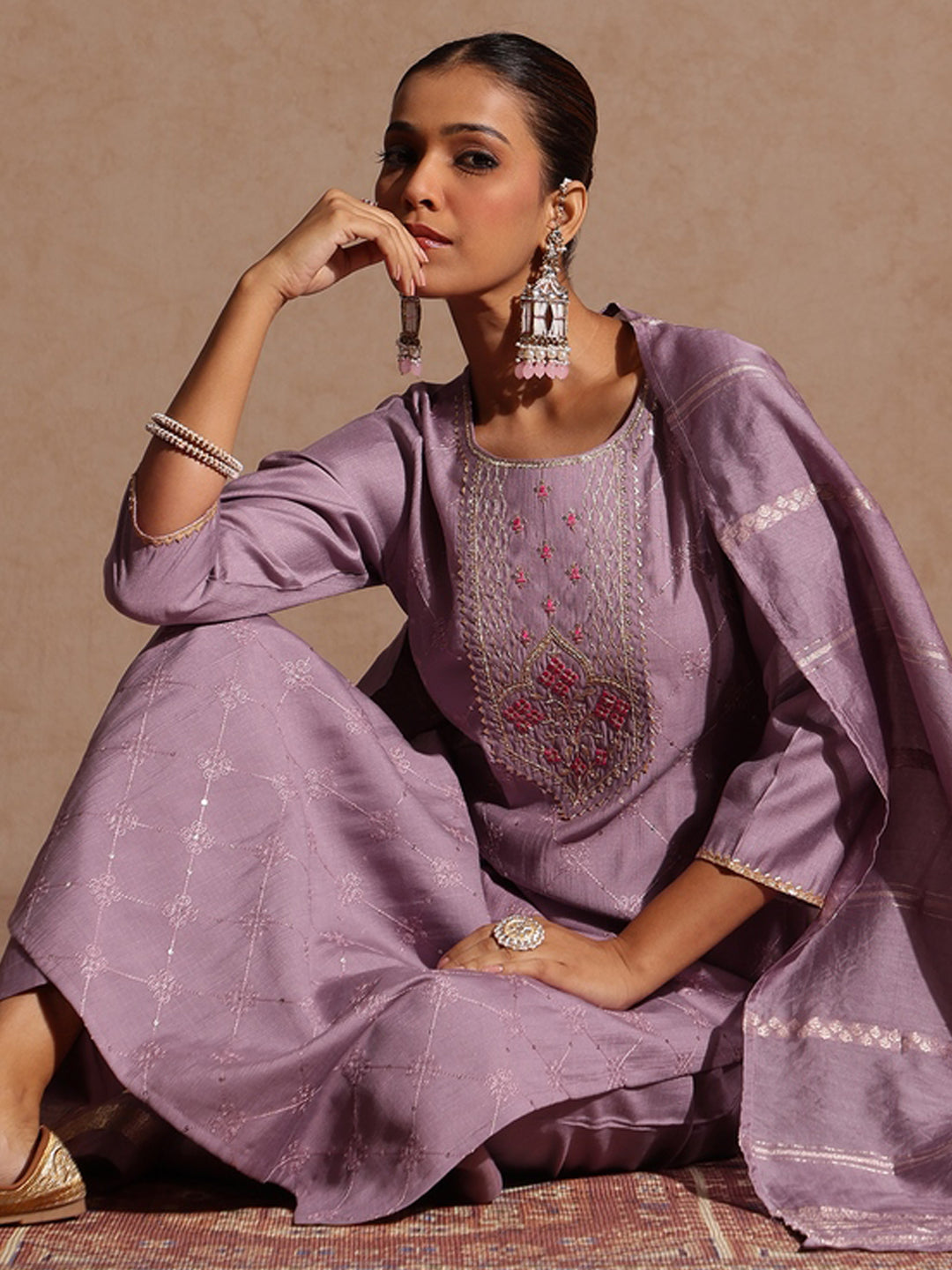 Ninnique Women's Lavender Silk Blend Embellished Straight Kurta Set
