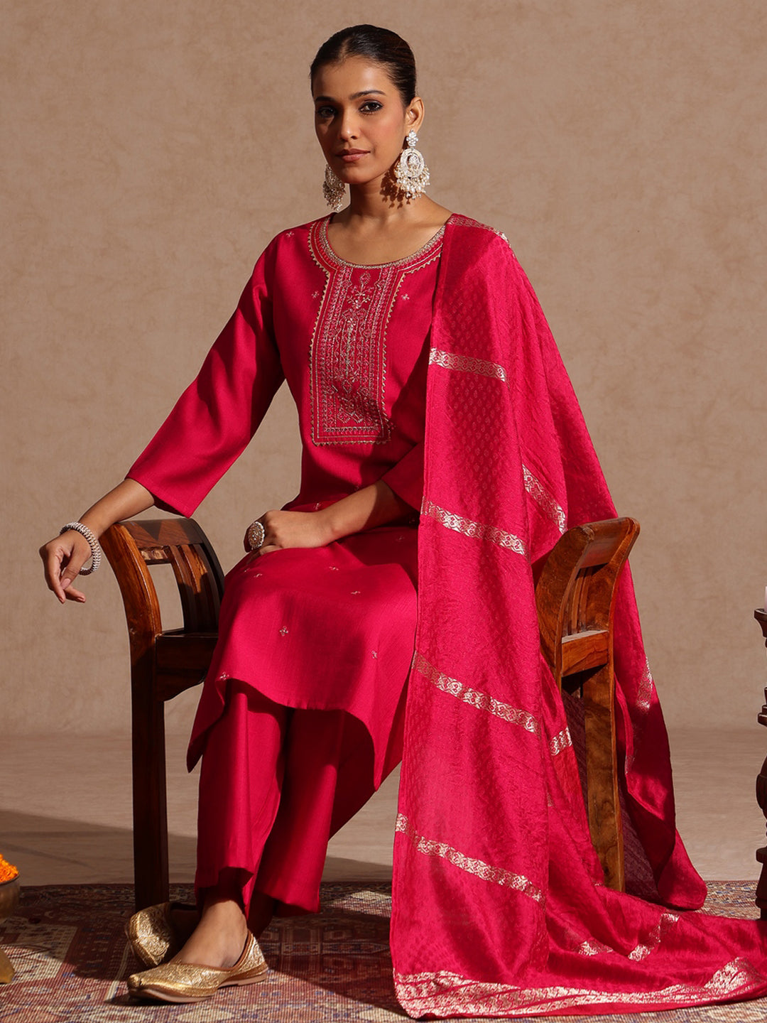Ninnique Women's Pink Silk Blend Embroidered Straight Kurta Set