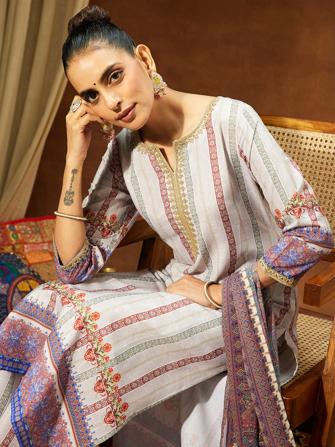 Ninnique Women's Multicolor Cotton Blend Printed Straight Kurta Set