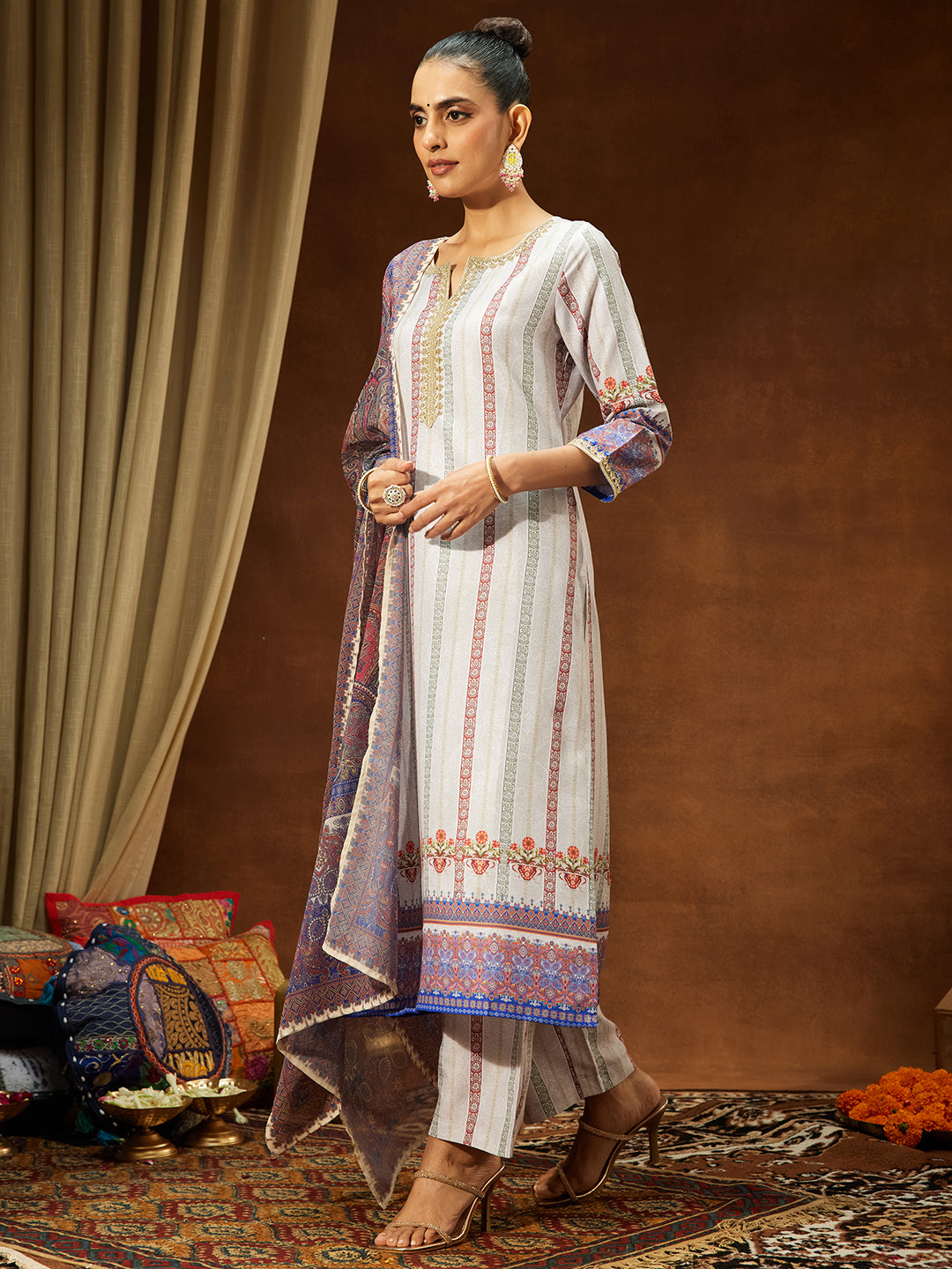 Ninnique Women's Multicolor Cotton Blend Printed Straight Kurta Set