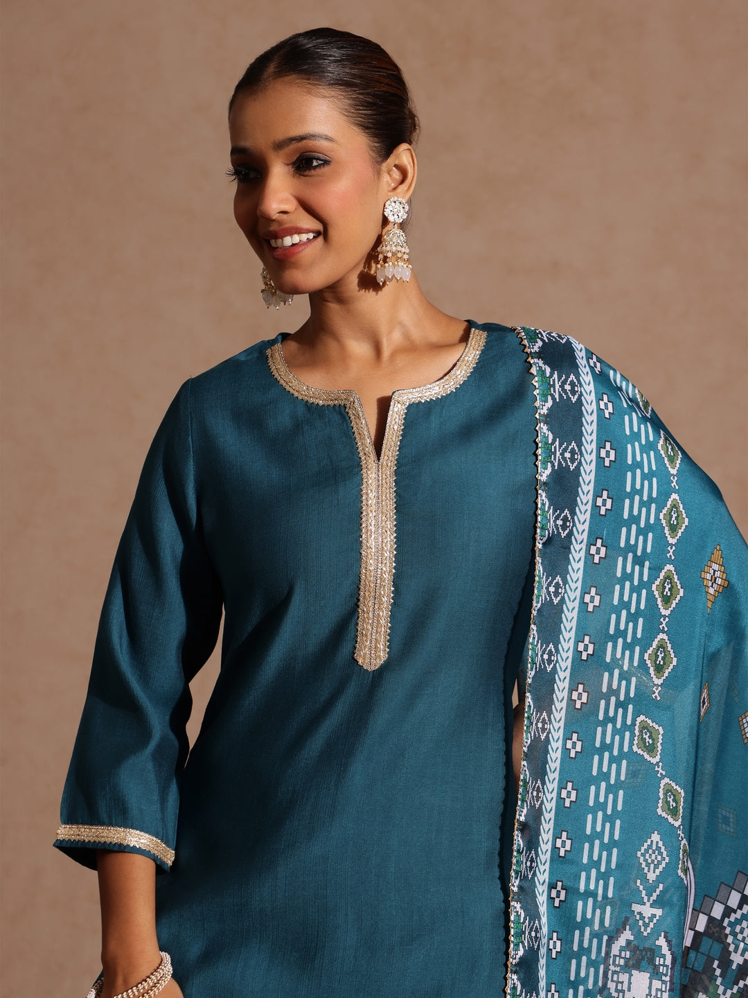 Ninnique Women's Teal Blue Silk Blend Yoke Design Straight Kurta Set With Printed Jacquard Dupatta