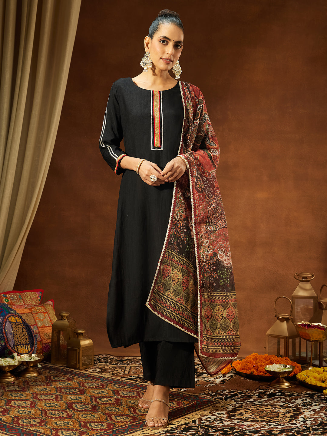 Ninnique Women's Black Silk Blend Embellished Straight Kurta Set