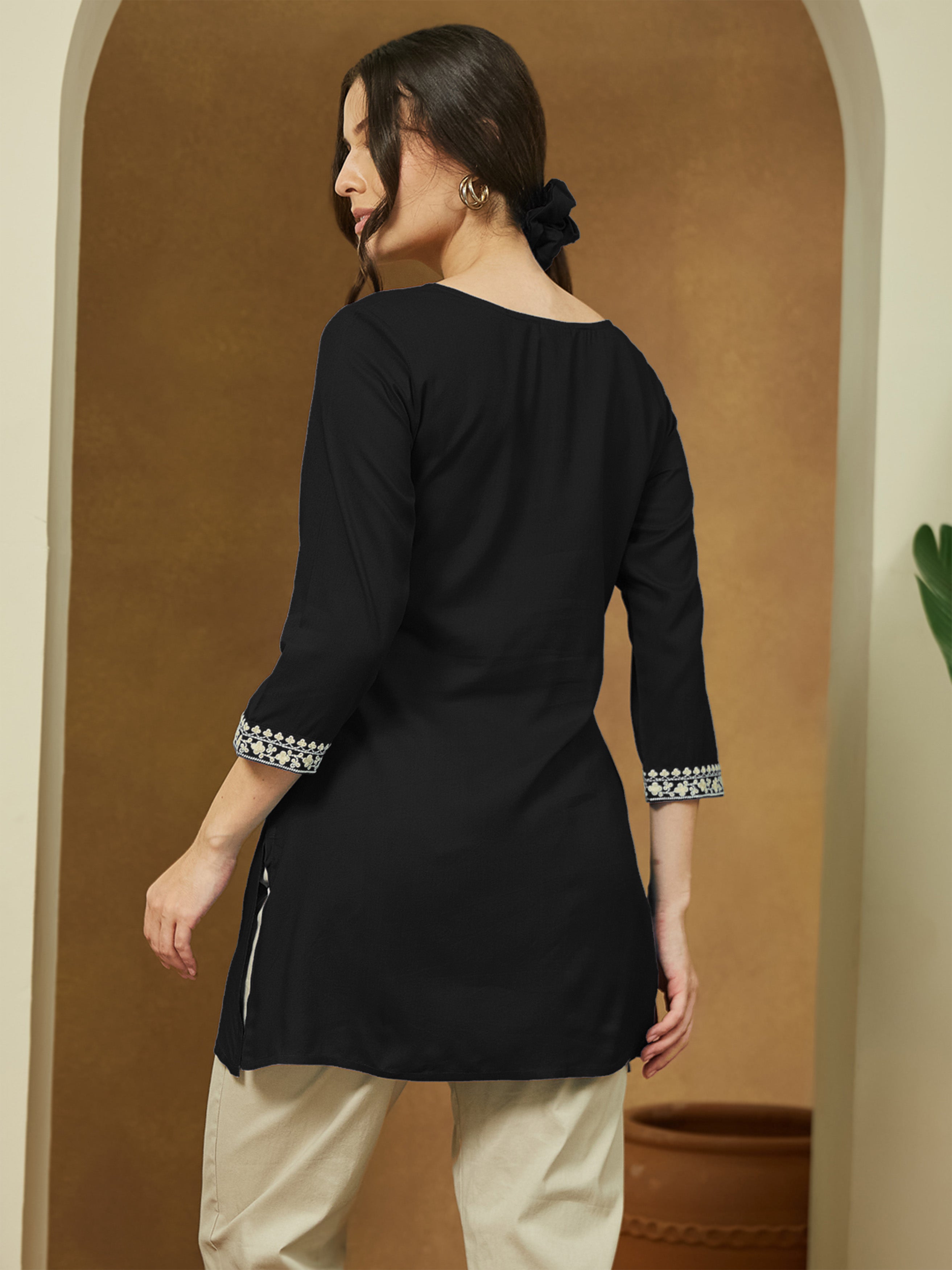 Ninnique Women's Black Rayon Embroidered Straight Short Kurti