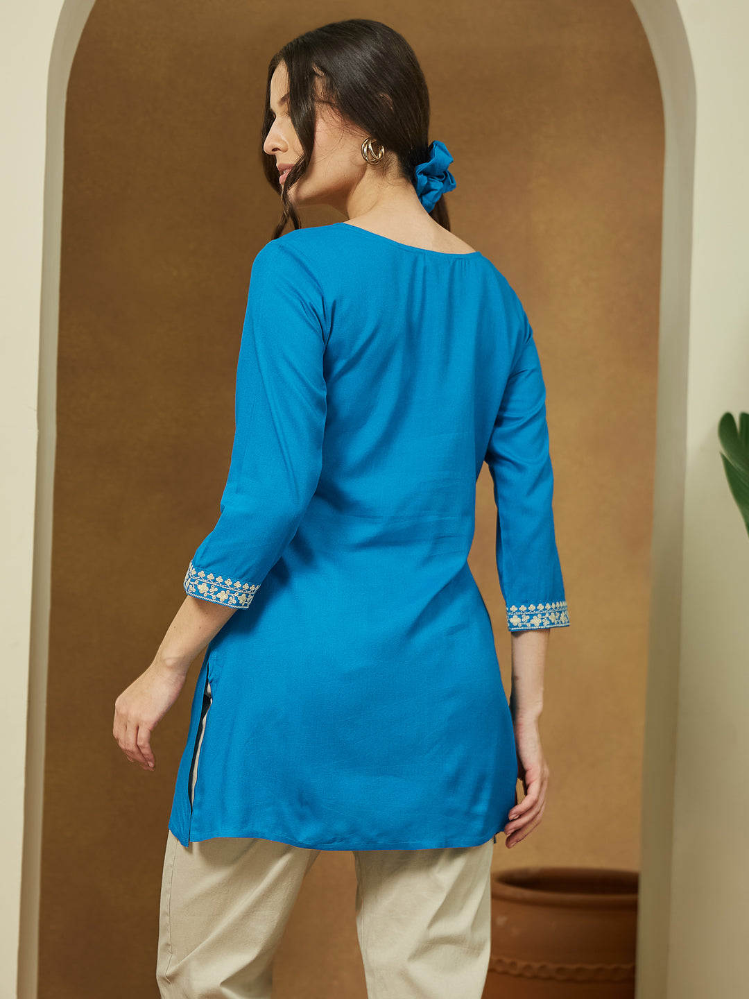 Ninnique Women's Blue Rayon Embroidered Straight Short Kurti