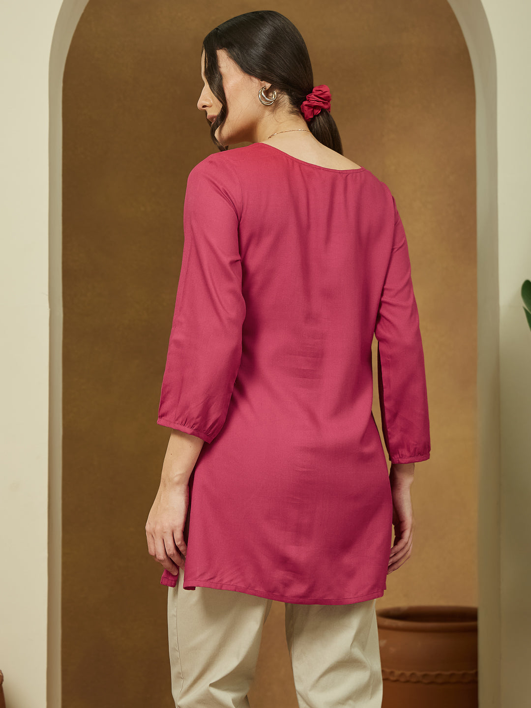 Ninnique Women's Magenta Pink Rayon Embroidered Straight Short Kurti