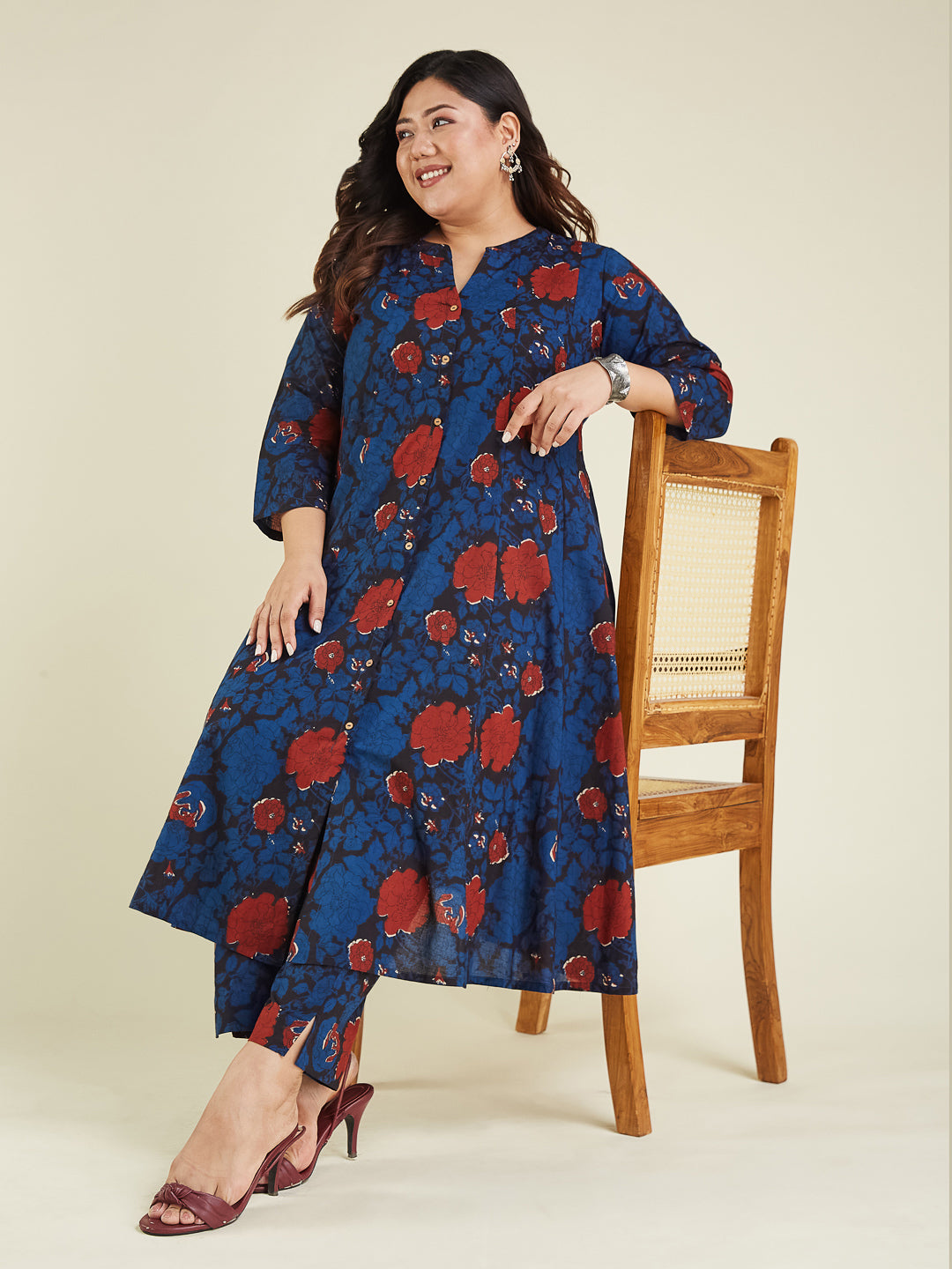 Ninnique Women's Plus Size Navy Blue Pure Cotton Floral Printed A-line Kurta Pant Set