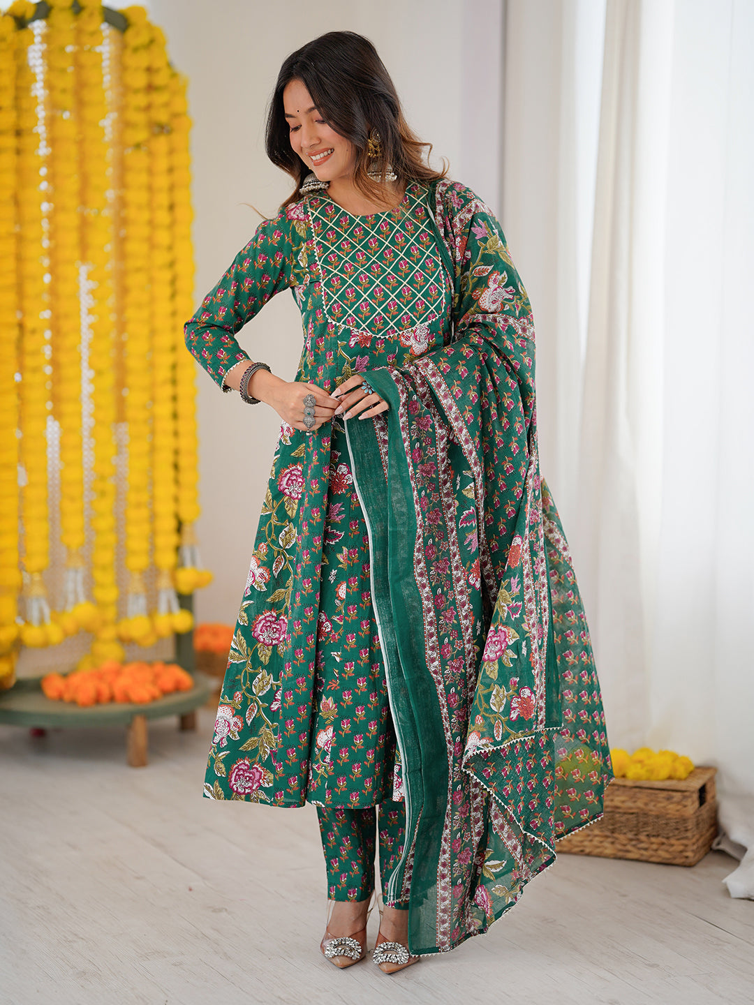 Ninnique Women's Green Pure Cotton Floral Printed Yoke Design Anarkali Kurta Set